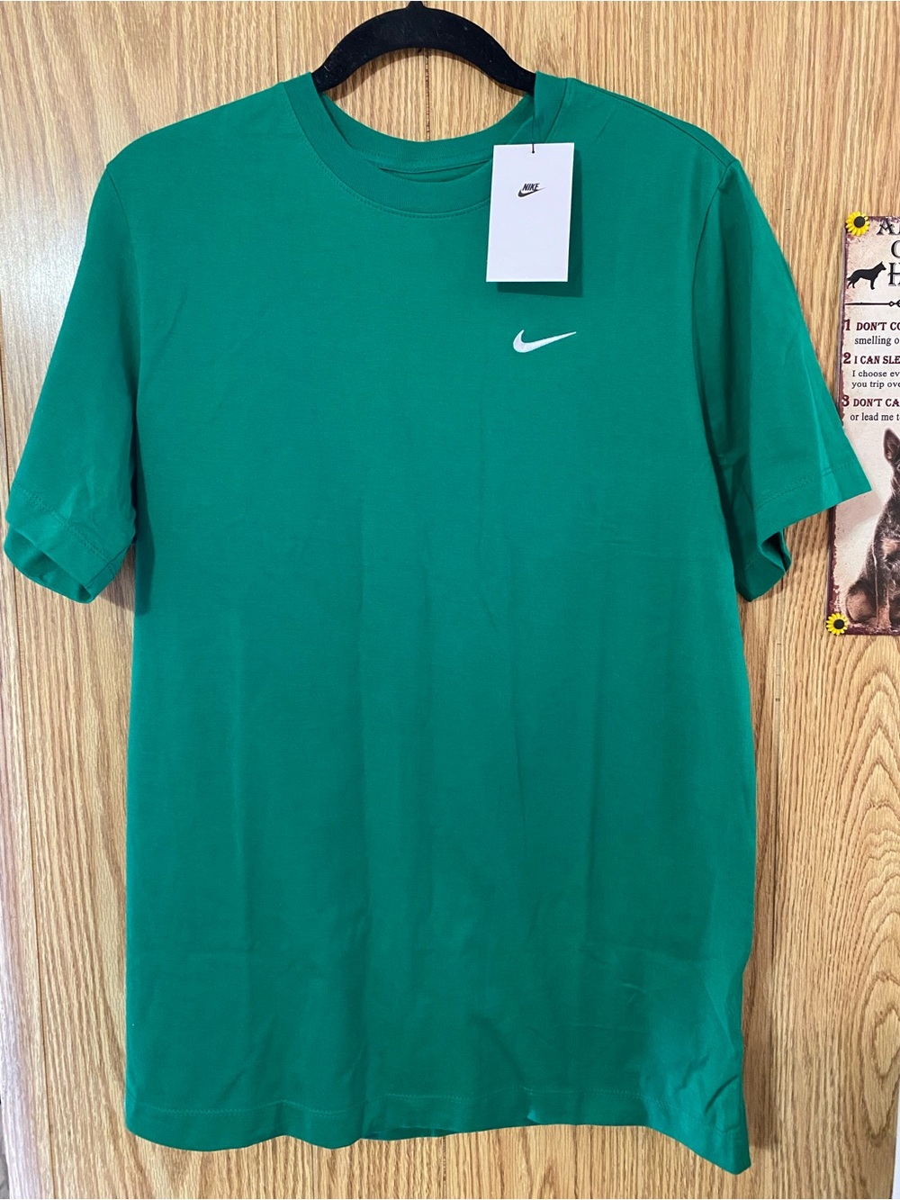 Nike Men's Embroidered Swoosh Green Crew Tee Size Medium NWT